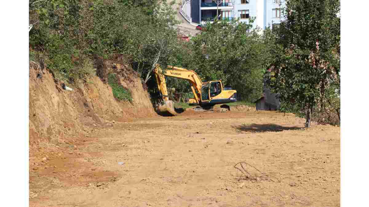 Mahalleleri birbirine bağlayacak olan 300 metrelik yeni imar yolu açılıyor