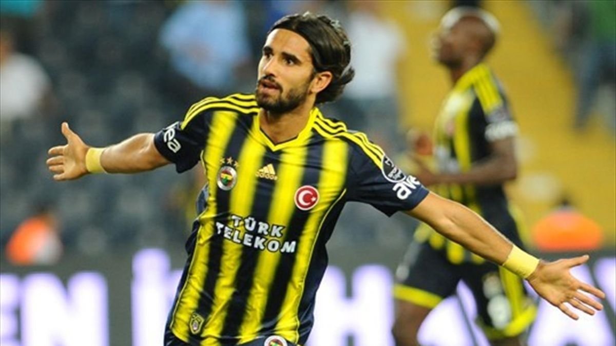 Fenerbahçe'nin eski yıldızı Alper Potuk Türkiye'ye geri döndü: Tecrübeli futbolcunun yeni takımı herkesi şaşırttı
