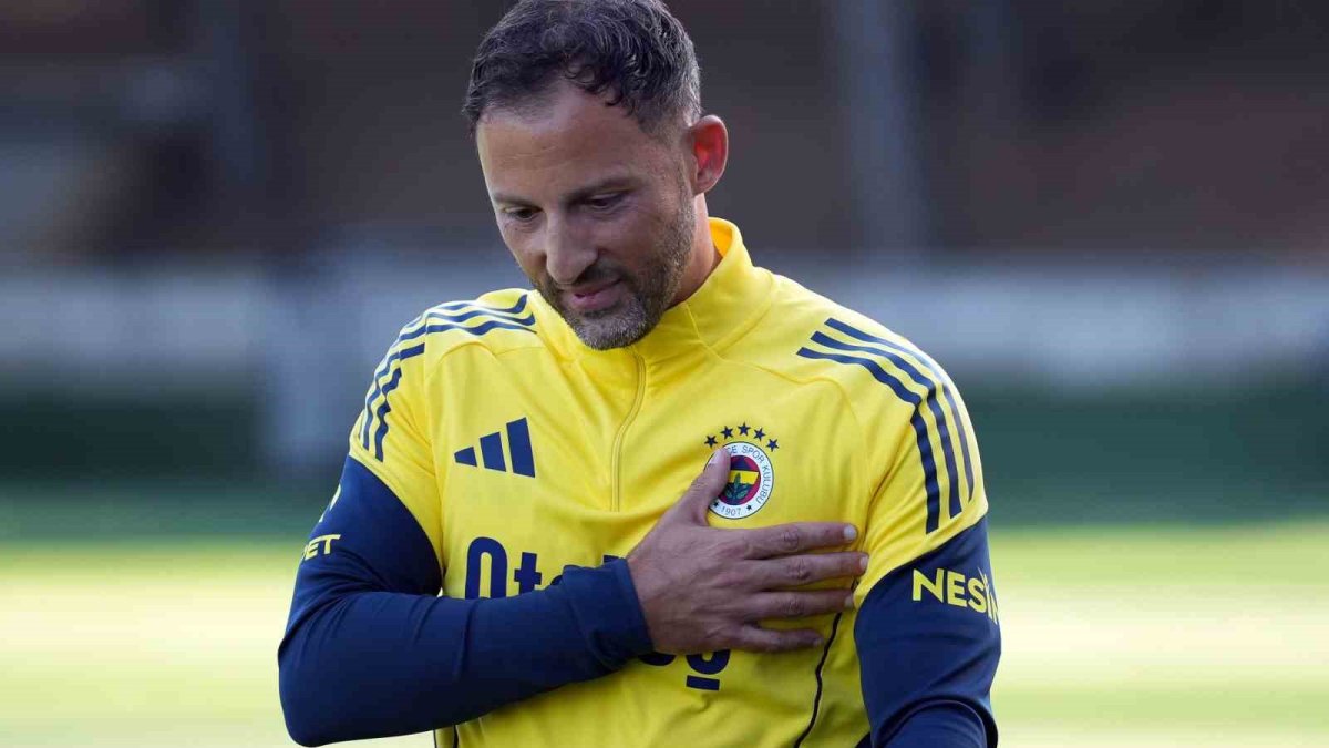 Fenerbahçe'nin yeni Teknik Direktörü Domenico Tedesco sahaya indi: ilk idman