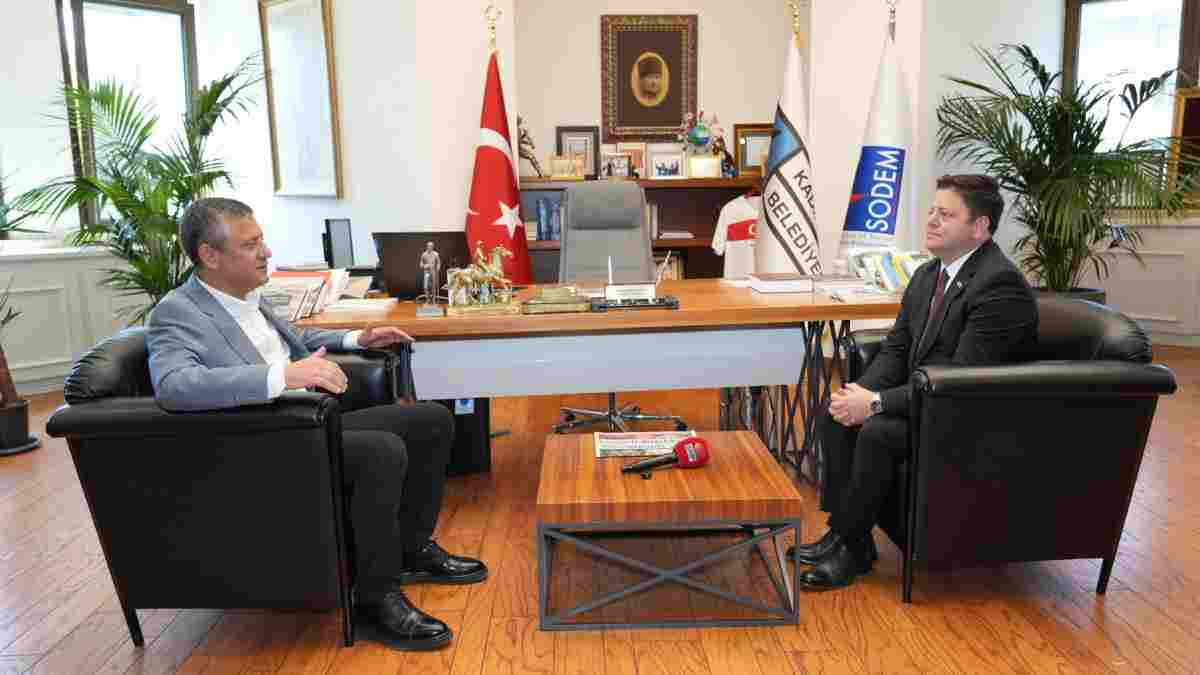 CHP Genel Başkanı Özgür Özel’den Kadıköy Belediyesi’ne ziyaret