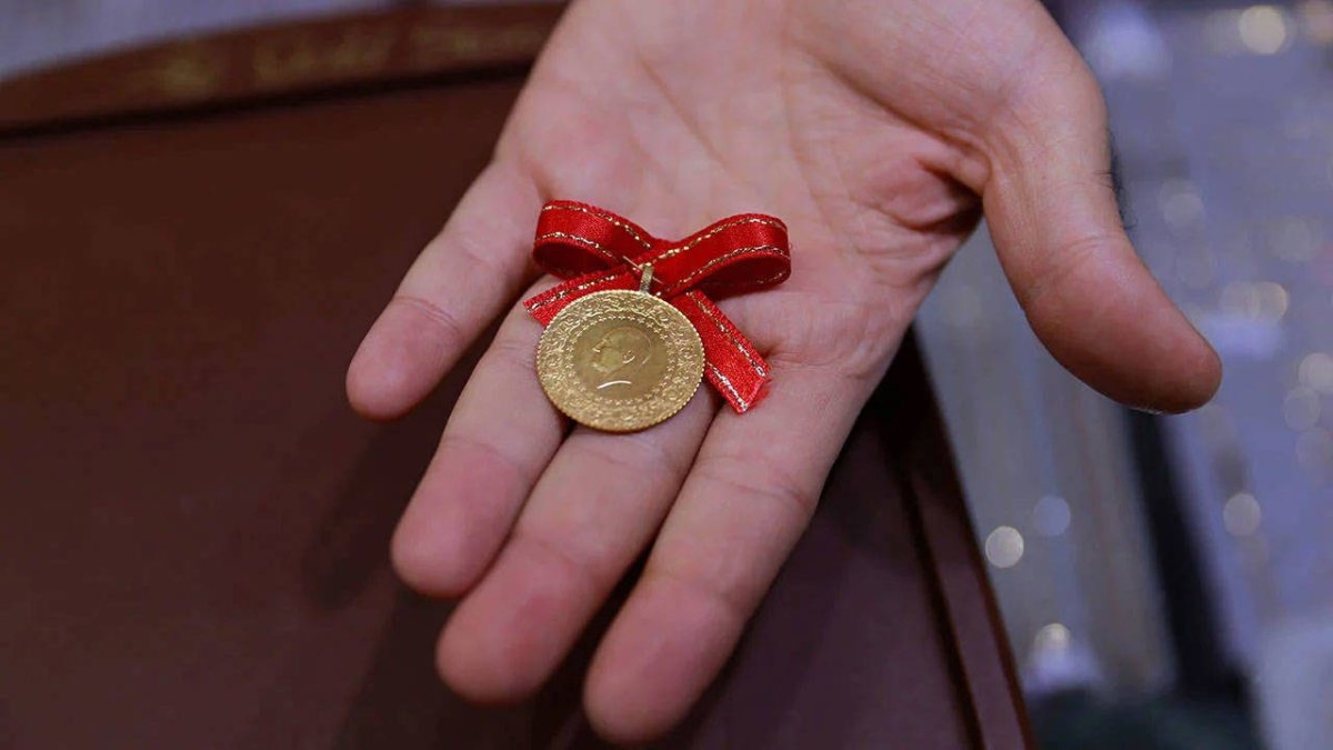 Düğün takısında devrim: Yüksek fiyatlar nedeniyle çeyrek altın tahtını gram altına kaptırdı