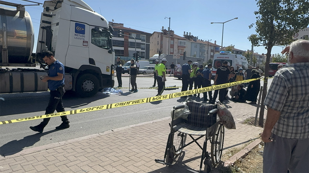 Günün en acı haberi! Tırın çarptığı anne öldü, engelli kızı yaralandı