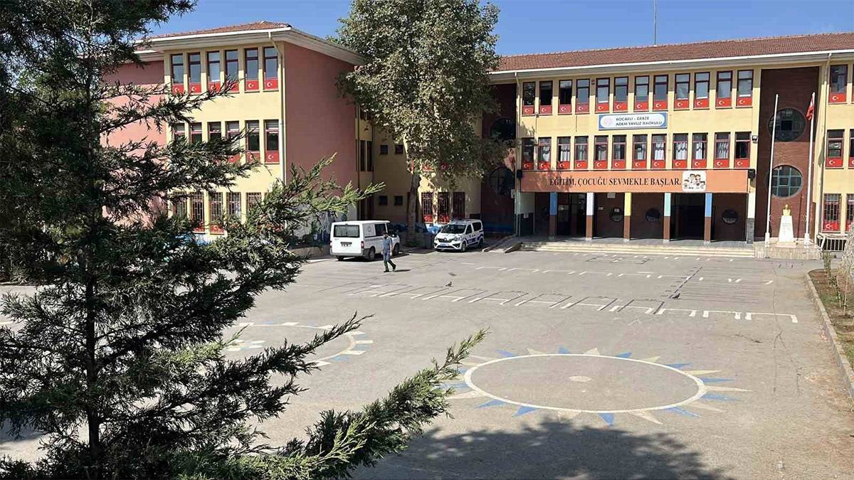 Gebze'de panik! Kantinden ekler yiyen 5 öğrenci hastaneye kaldırıldı