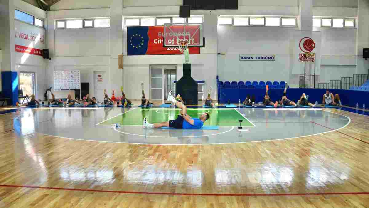 Baştan sona yenilenen Ziya Berhan Kılıç Spor Salonu yeni sezona hazır