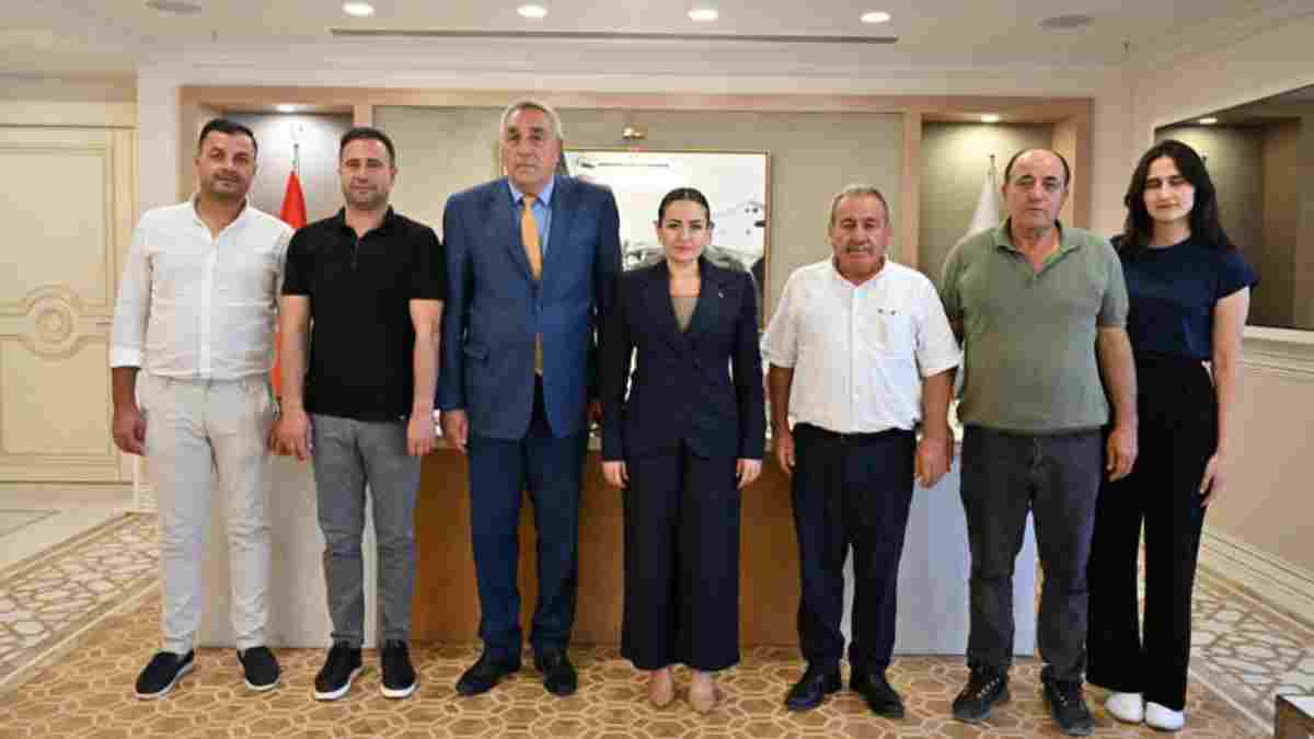 Özdemir Merkezefendi ve Tuzlukçu Belediye Başkanlarını kabul etti