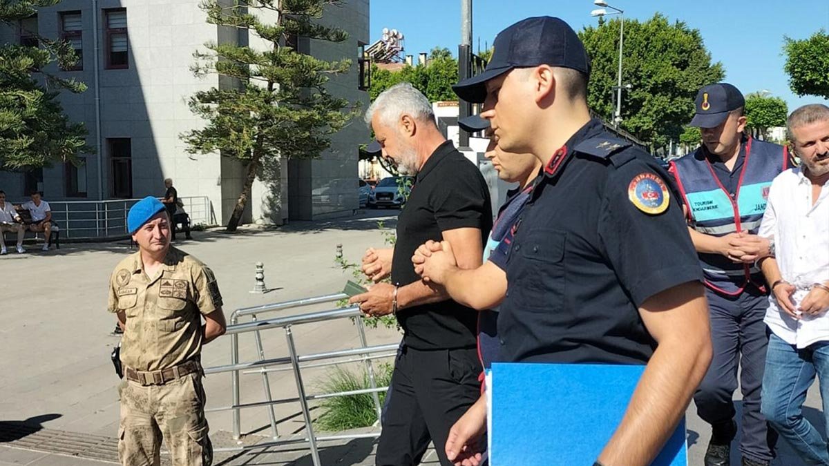 Eski Manavgat Belediye Başkanı Şükrü Sözen ile kardeşi tutuklandı