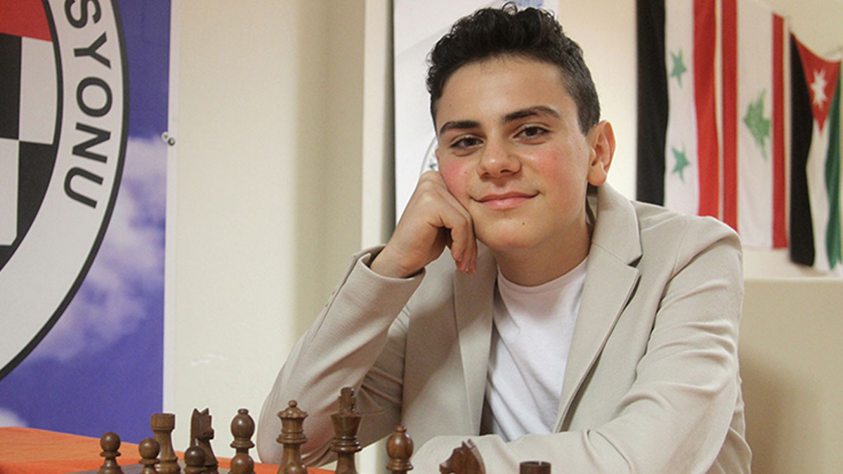 16 yaşındaki Ediz Gürel'den tarihi başarı: Dünya şampiyonunu yenen ilk Türk satranççı oldu
