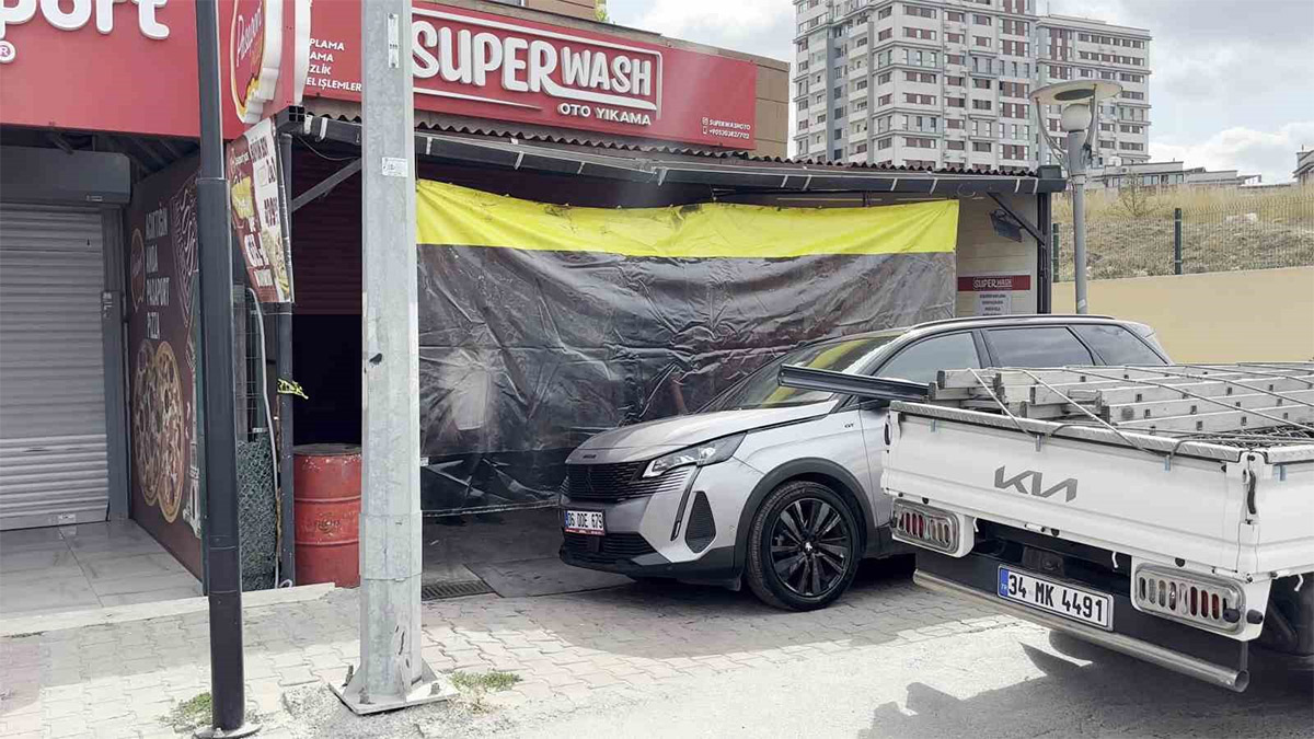 Başakşehir’de oto yıkamacıda yangın: 1 ölü, 3 ağır yaralı