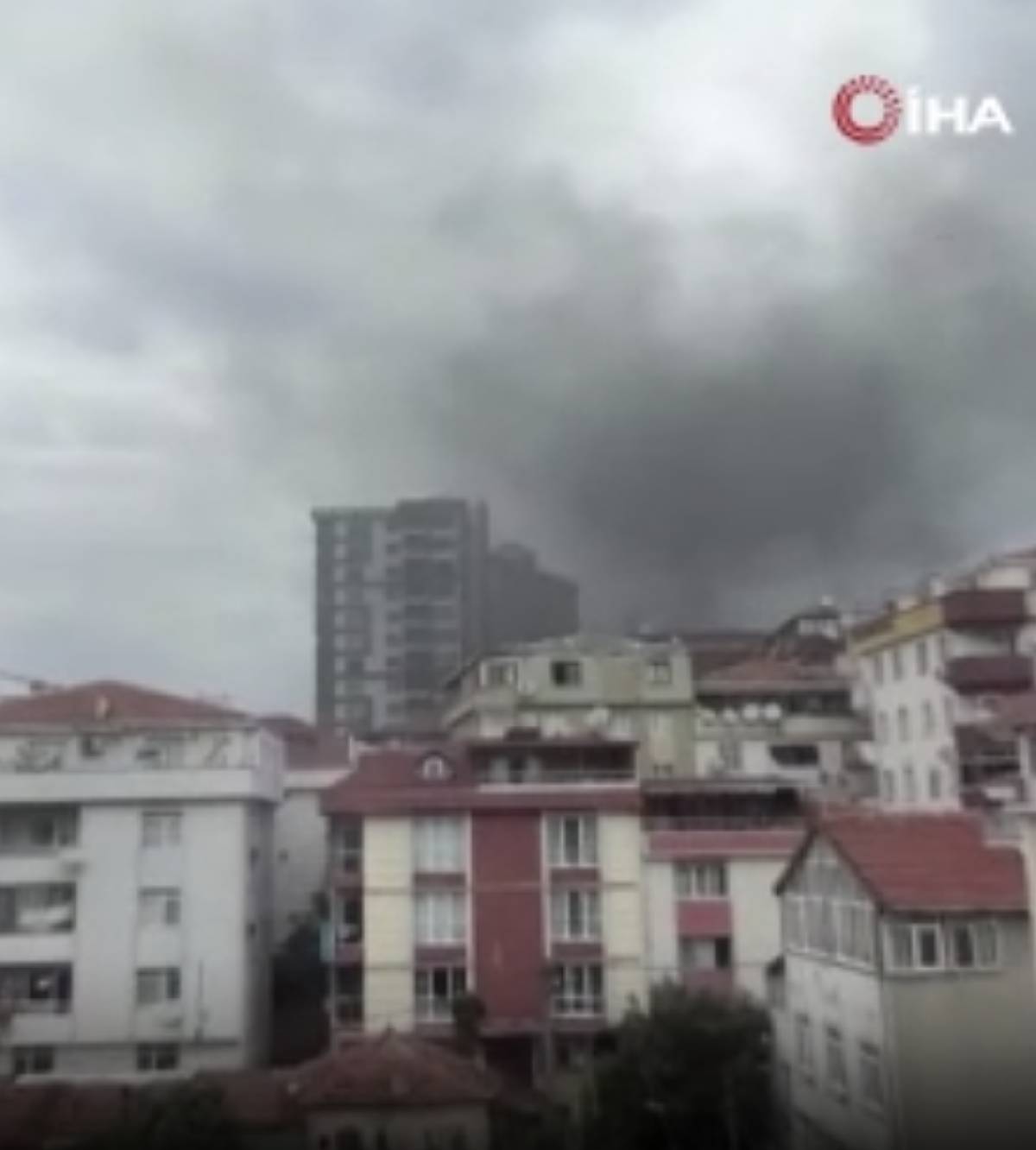 Küçükçekmece'de apartman yangını! 1 ölü