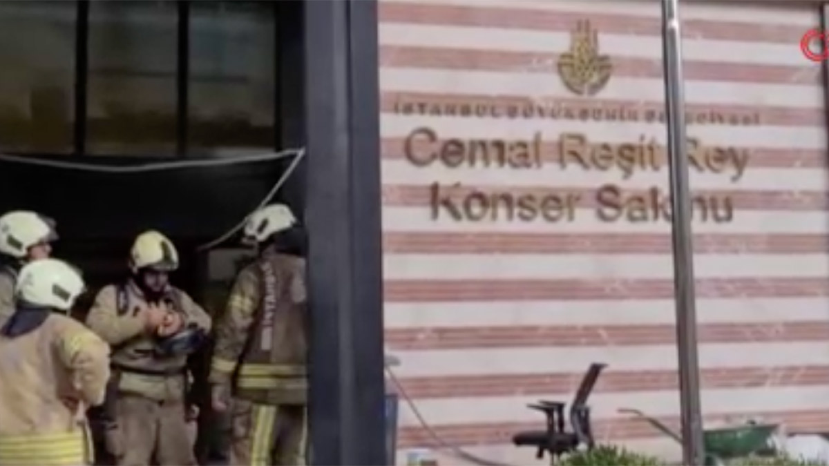 Şişli Cemal Reşit Rey Konser Salonu’nda yangın: 2 işçi hastaneye kaldırıldı