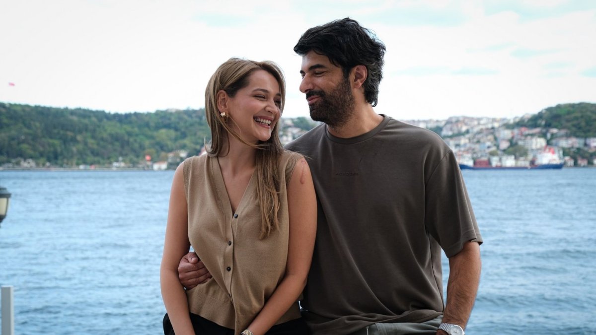 Engin Akyürek ve Gülsim Ali'yi buluşturan Bereketli Topraklar dizisinden ilk tanıtım geldi! İktidar savaşının ortasında bir aşk