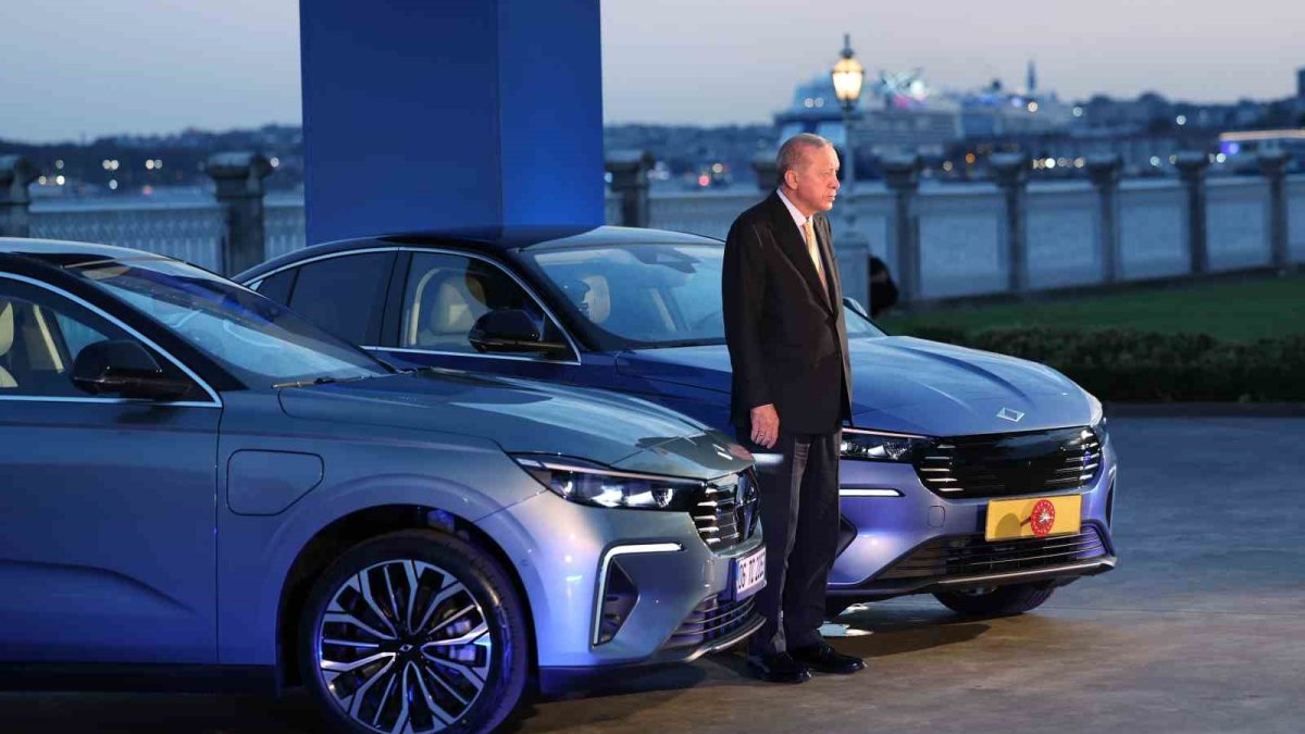 Togg'dan Erdoğan'a T10F hediyesi: Test sürüşünü gerçekleştirdi