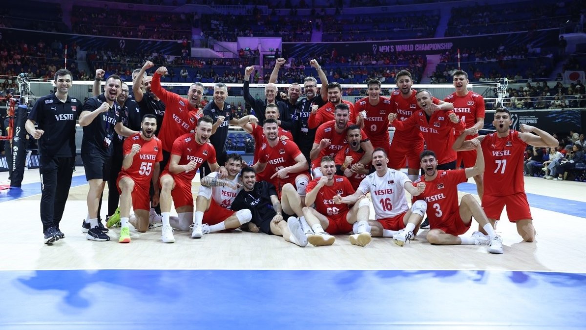 A Milli Erkek Voleybol Takımı, Dünya Şampiyonası'na galibiyetle başladı: Milliler Japonya'ya set vermedi