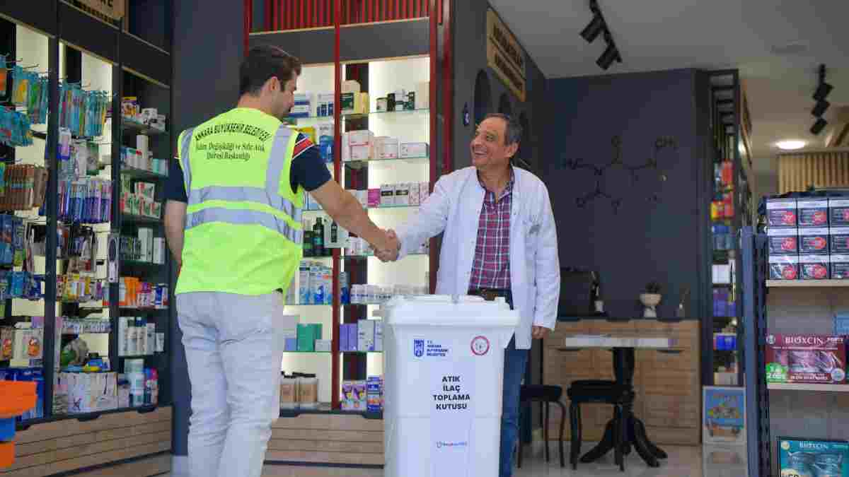 Ankara Büyükşehir’in “Evsel Atık İlaç Toplama Kampanyası” devam ediyor