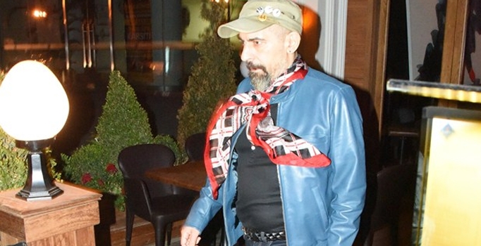 Okan Bayülgen kızmadı, muhabirler şaşırdı