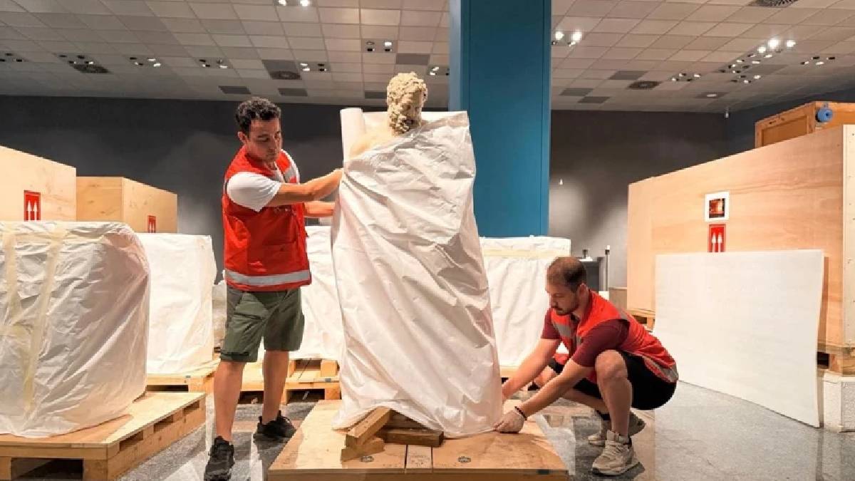 Antalya Arkeoloji Müzesi yenileniyor: Yorgun Herakles taşınıyor