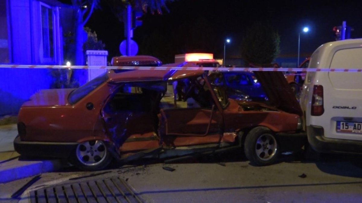 Burdur'da zincirleme kaza: 1 ölü, 4 yaralı