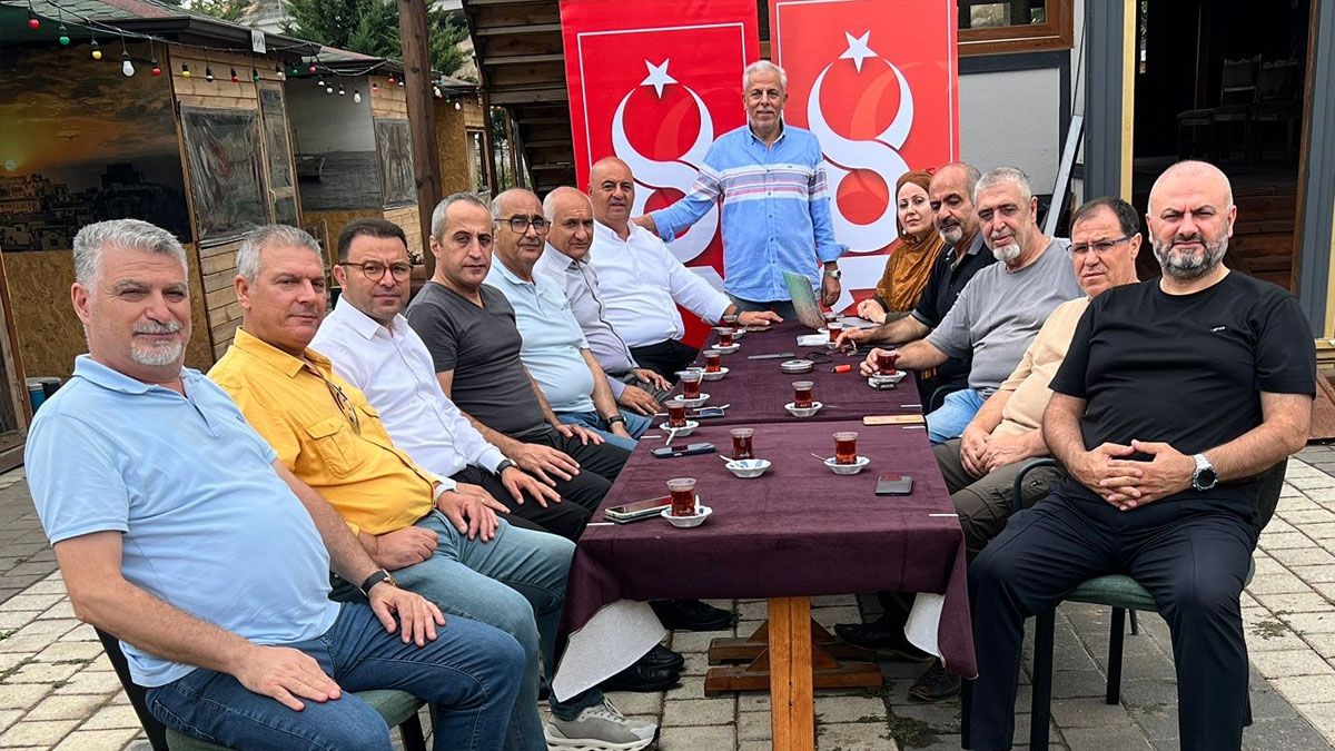 Yüzüncüyıl Gazeteciler Derneği'nden eğitime vefa ödülü