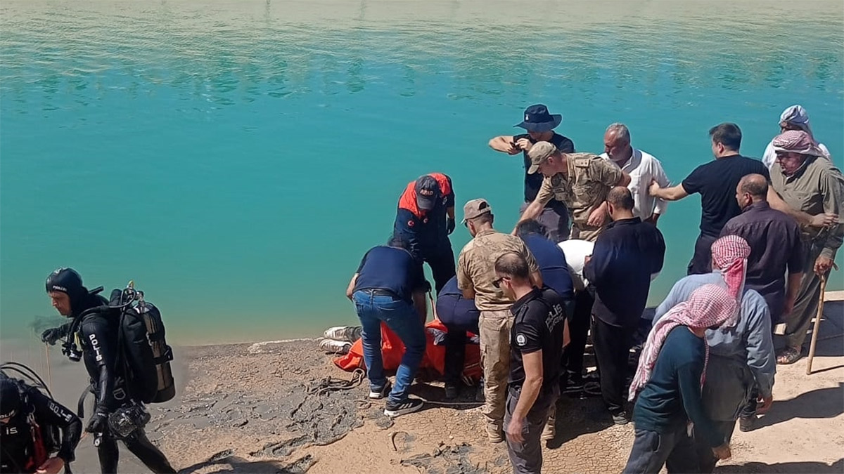 Şanlıurfa'da feci kaza! Sulama kanalına düşen araçta baba ve oğlu hayatını kaybetti