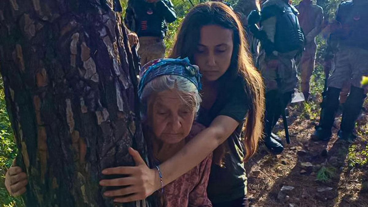 Akbelen'de ağaca sarıldığı fotoğrafla tanınmıştı... Zehra Yıldırım hayatını kaybetti