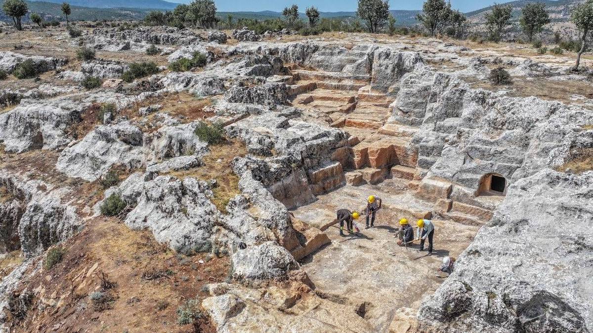 İnkaya’daki kazılarda 160 çocuk iskeleti ortaya çıkarıldı