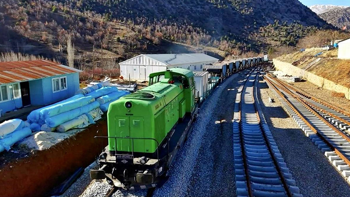 Gözler bu demiryolu hattının açılışında! Depremin en çok zarar verdiği bölgede ekonomiyi canlandıracak