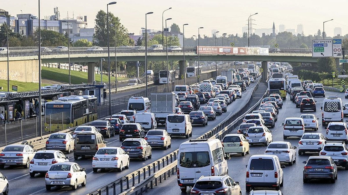 İstanbul’da haftanın ilk gününde trafik yoğunluğu