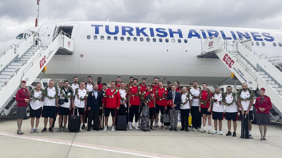 Avrupa ikincisi A Milli Erkek Basketbol Takımı yurda döndü