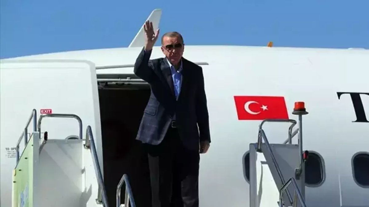 Erdoğan, Katar'daki zirve sonrası Türkiye'ye döndü