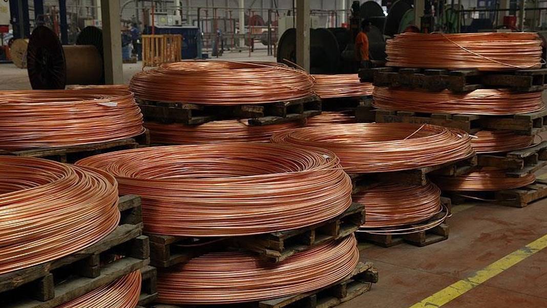 Bakır beş ayın zirvesinde