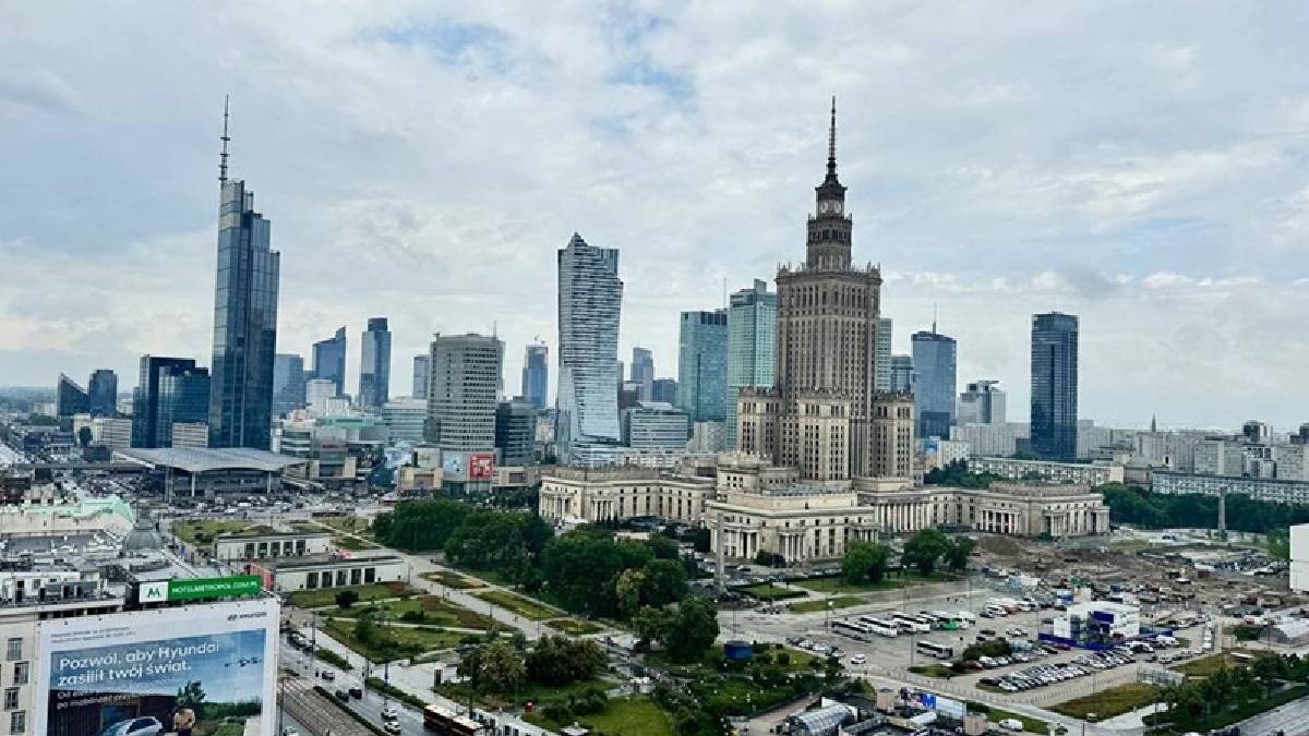 Polonya’da dron alarmı! Hükümet binaları üzerinde uçuyordu