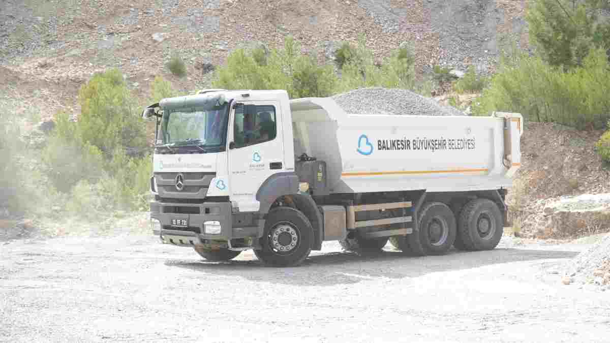 Büyükşehir, Dursunbey’de ulaşım konforunu artırdı