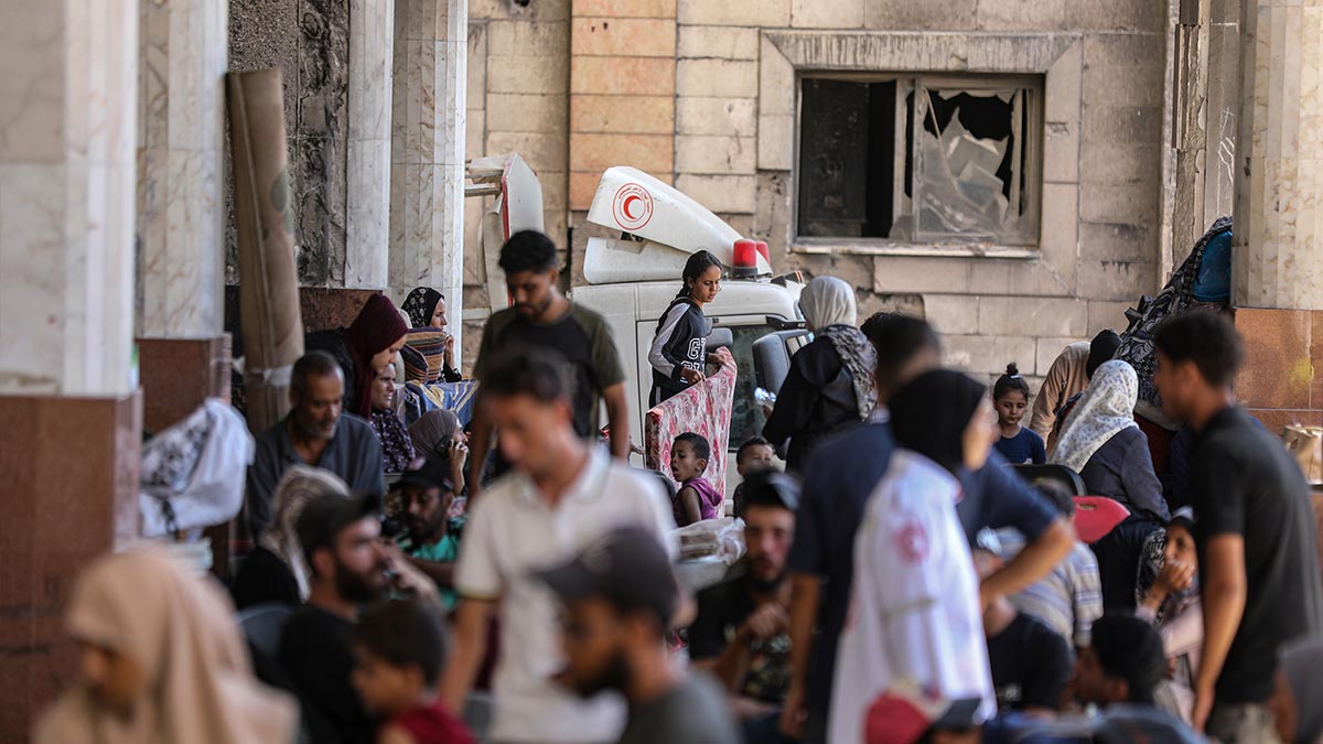 Gazzeliler El Kudüs Hastanesi’ne sığındı