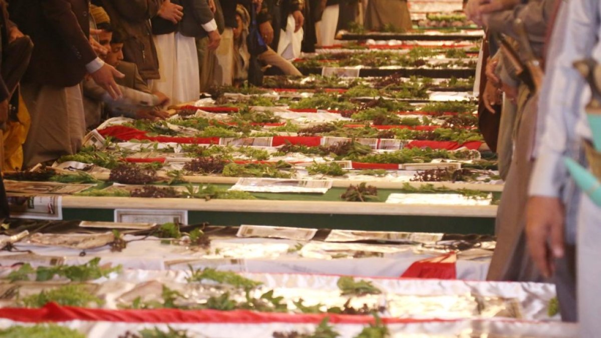 İsrail'in Yemen'e saldırısında şehit düşen 32 gazeteci toprağa verildi