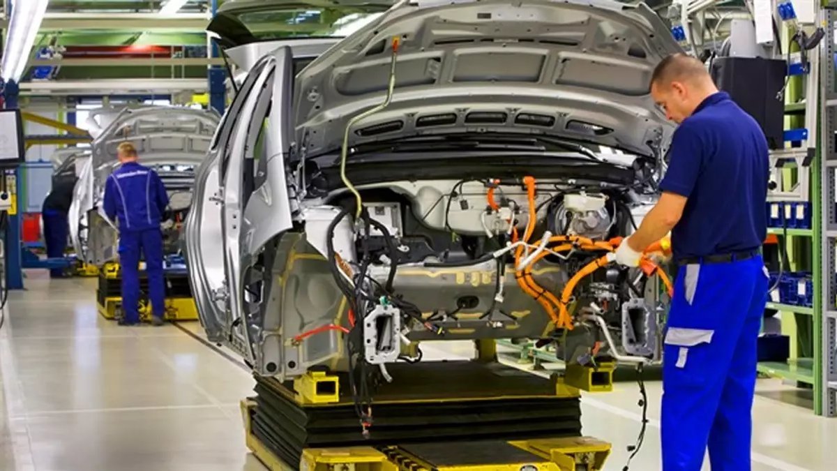 Otomotiv sektöründen karışık sinyaller! Toplam üretim arttı ancak otomobil üretimi düştü