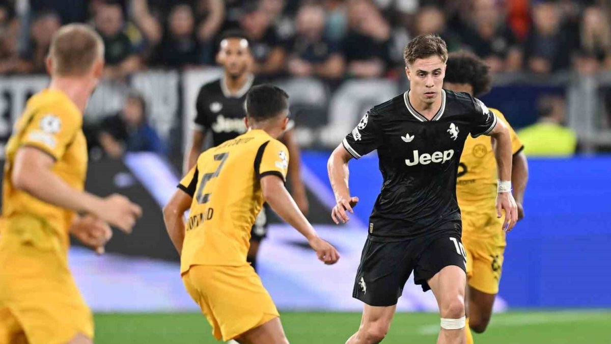 Nefes kesen mücadele! Şampiyonlar Ligi'ndeki 8 gollü karşılaşmaya Kenan Yıldız damga vurdu: 1 gol 1 asist