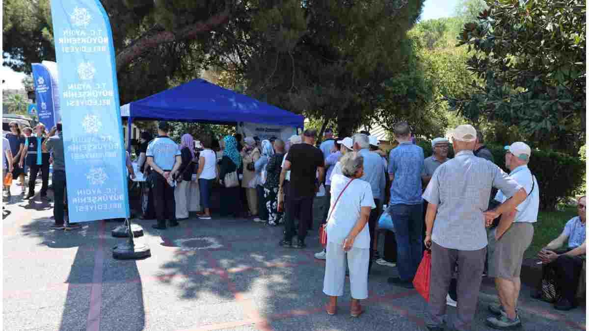 Aydın Büyükşehir Belediyesinden merhum Başbakan Adnan Menderes anısına lokma hayrı