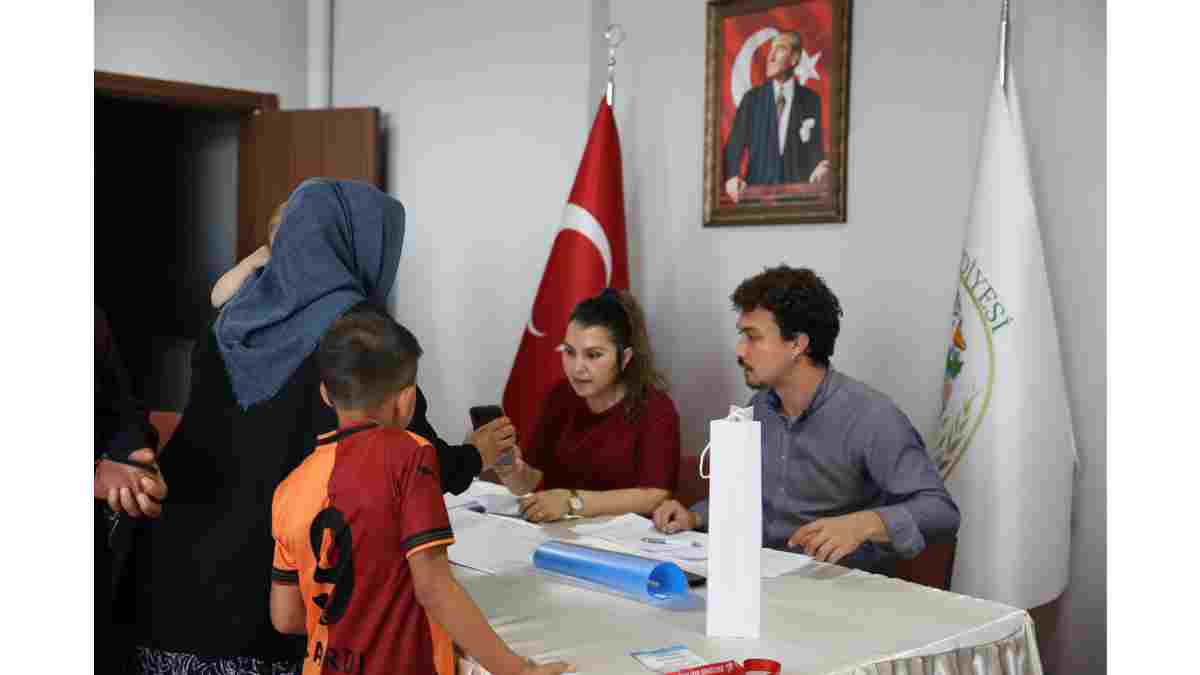 Büyükşehirden kırsal ilçelerdeki öğrencilere kırtasiye desteği