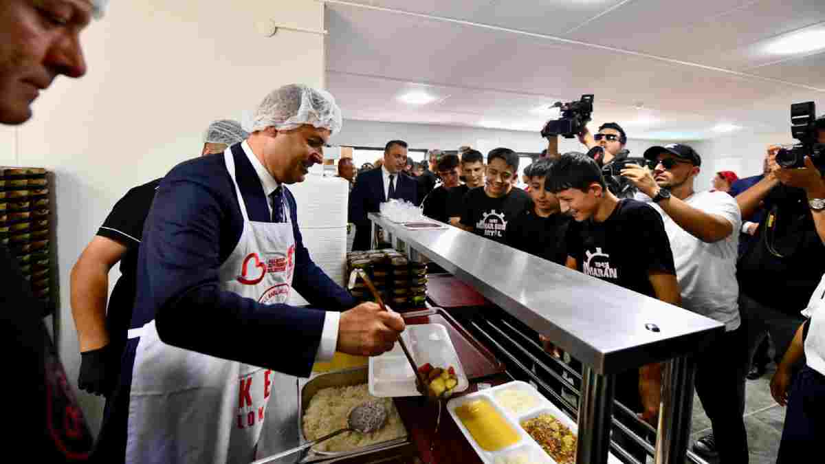 Büyükşehir, öğrenciler için Yakın Mutfakı hizmete açtı