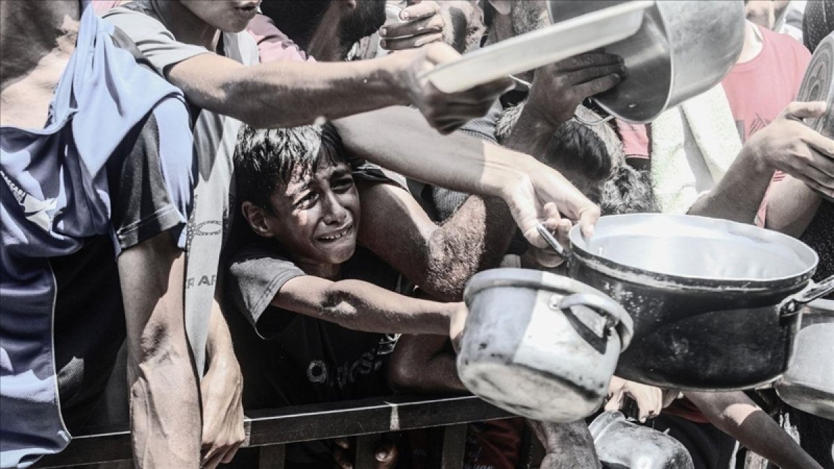 AB Komisyonu üyesi Lahbib: Gazze'de kıtlık yaşanıyor