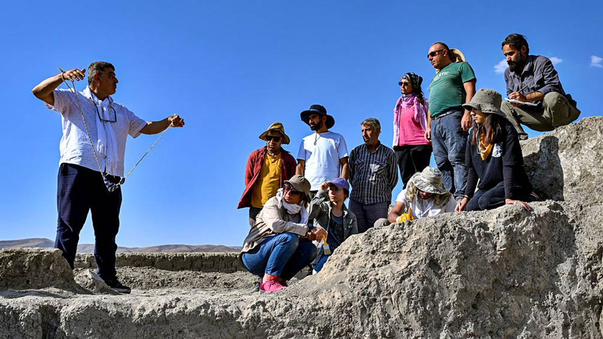 Odanın içindeki yığın, arkeologları şaşkına çevirdi! Urartular neden gizlemiş olabilir?