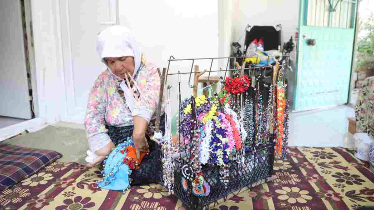 Behiye Teyze'nin yükü artık Büyükşehir'in omuzlarında... Hayatın zorluklarını bu proje ile aşıyorlar