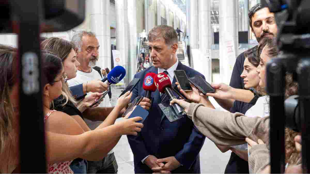 Başkan Tugay basın mensuplarının sorularını yanıtladı