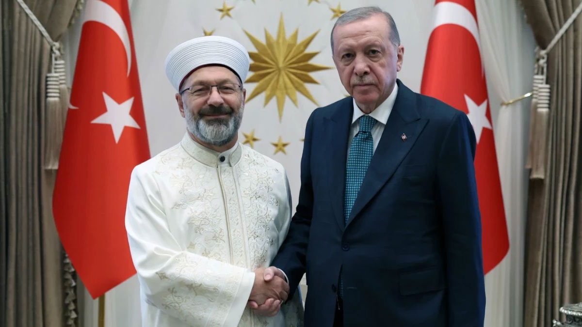 Cumhurbaşkanı Erdoğan, eski Diyanet İşleri Başkanı Ali Erbaş’ı kabul etti