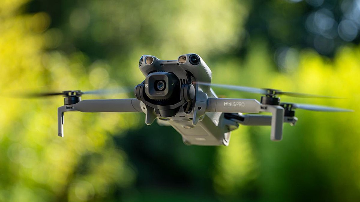 DJI'dan profesyonellere yönelik yeni oyuncak: 1 İnç sensörlü ve gelişmiş takip modlu mini 5 Pro tanıtıldı