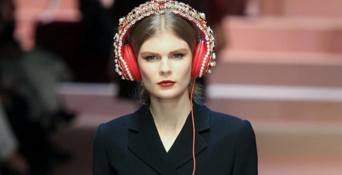 Sezonun en iddialı parçası kulaklıklar!