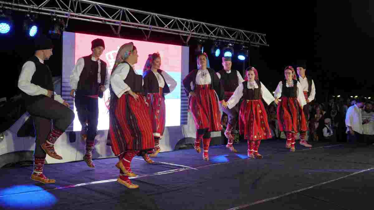 6 ülke, 17 halk dansları ekibi ve 700 dansçıyla festival bu yıl da görkemli geçti