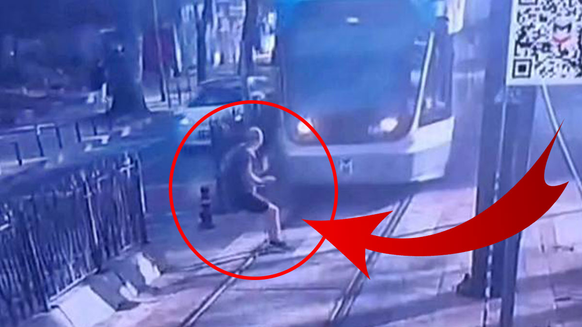 Kırmızı ışıkta geçen yayanın hazin sonu kamerada!