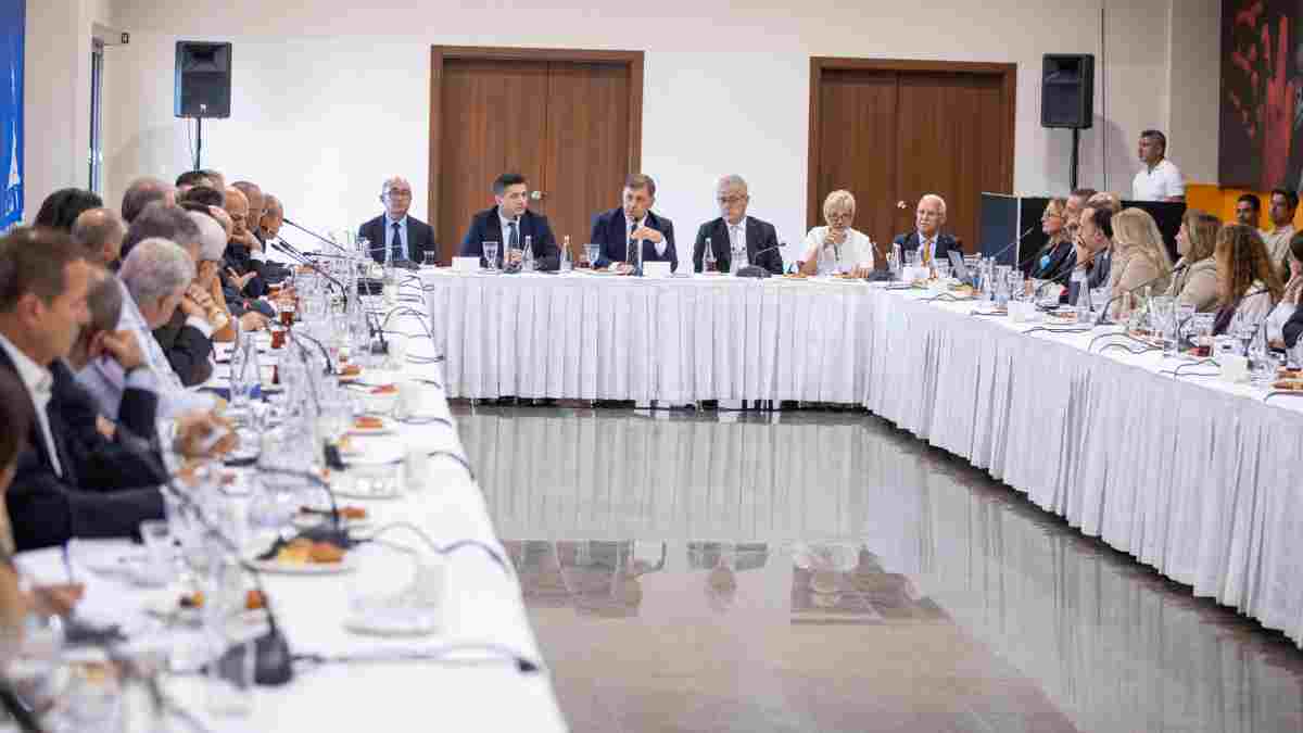 Başkan Tugay:  İzmir'in kabuğunu kırması, öncü kent olması için çalışıyoruz