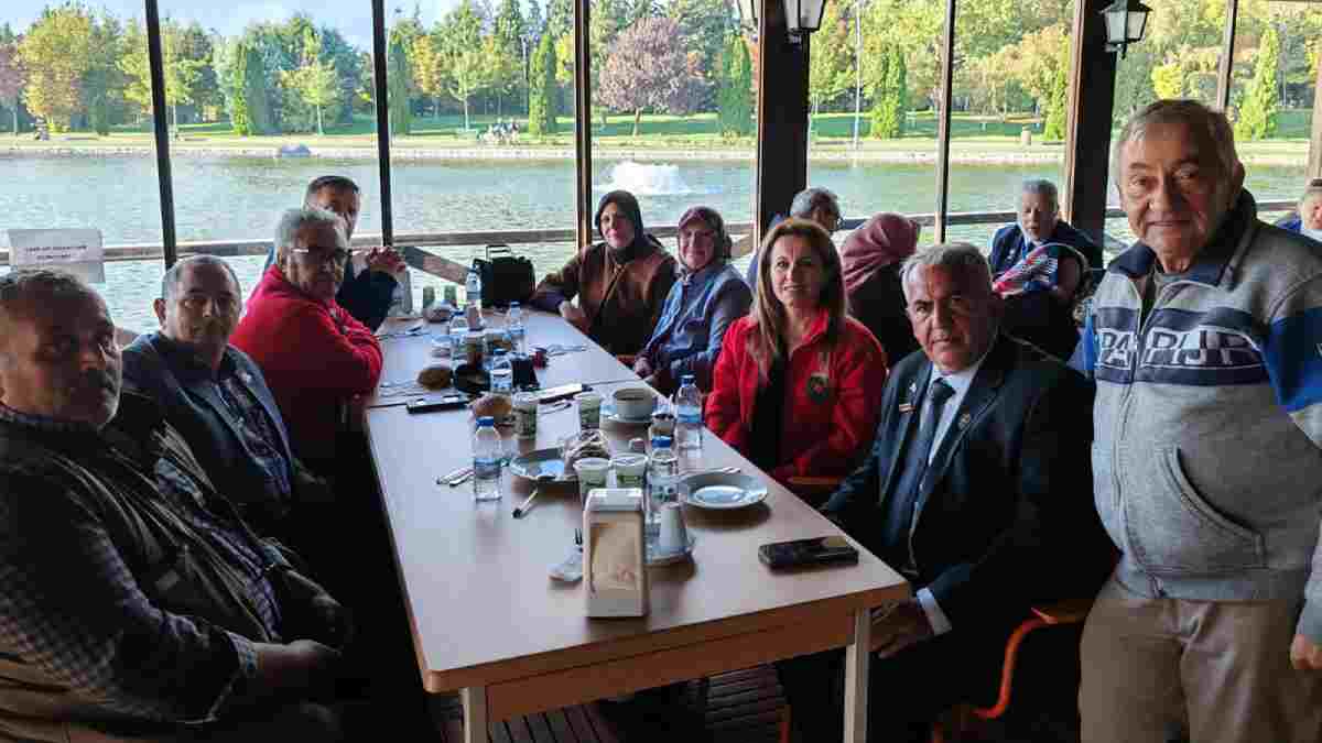 Gaziler 19 Eylül şerefine Kent Lokantası'nda bir araya geldi